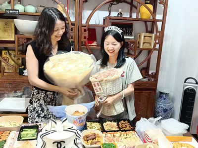 生日派對(duì)加下午茶，真不賴(lài)